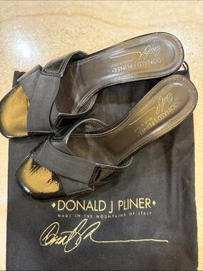 Donald J. Pliner Black Patent & Fabric Slide Mules
